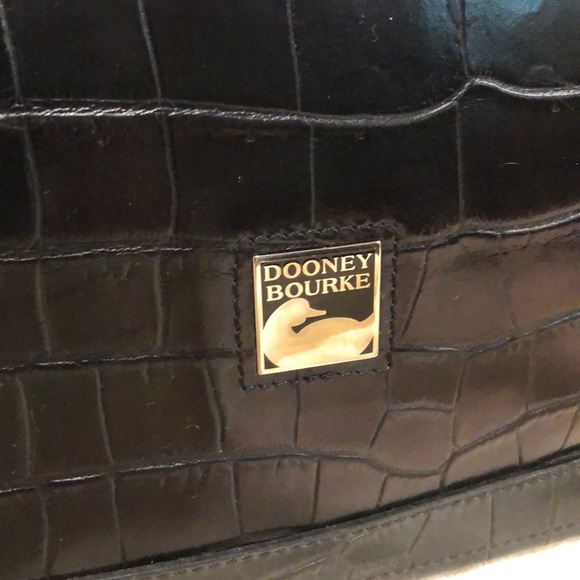 Dooney & Bourke black crocodile shoulder bag - Picture 2 of 7